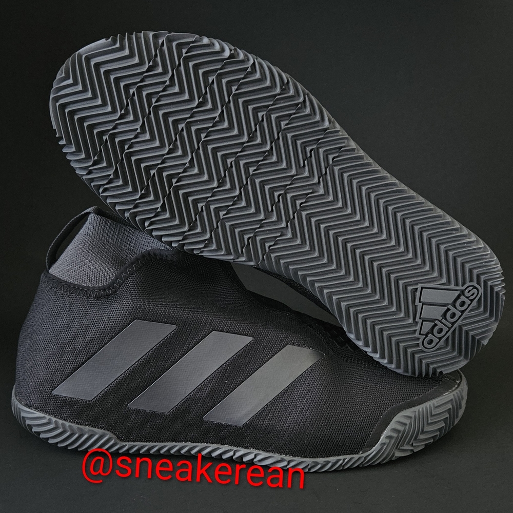 Adidas Stycon Laceless tennis shoes, New Without Tag